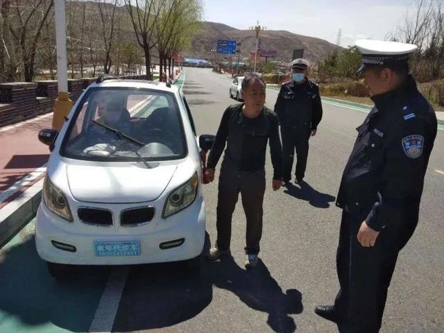 正面刚老年代步车，MINI EV想革了谁的命