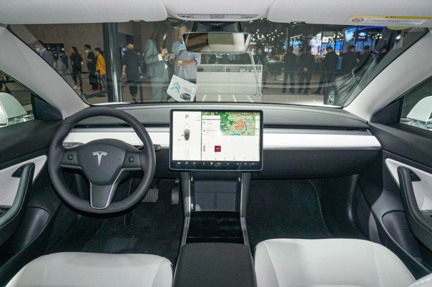 特斯拉Model3一年的用车成本要多少钱？算完后吓一跳！