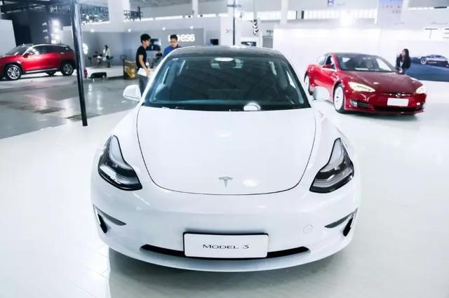 看极星2与Model 3隔空对弈 体会极星生而为王的野心