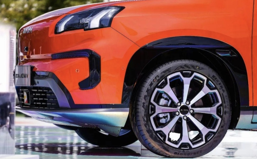 埃安霸王龙：4米6的中型SUV，到底是谁的“自嗨”？