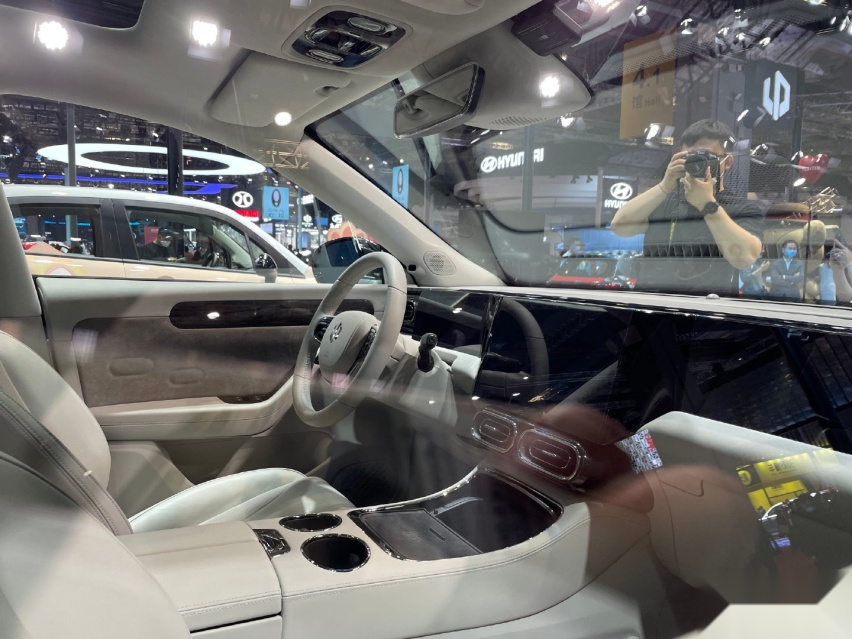 内饰质感不输特斯拉Model Y，零跑C11了解下
