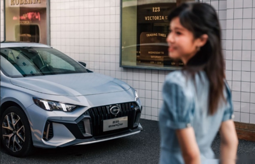 油耗低至4.33L，可跑1500多公里，12.8万元起的影豹混动版值不