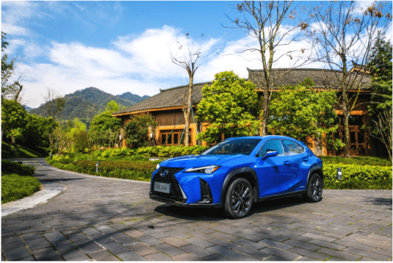 这款SUV开起来像跑车，试驾雷克萨斯UX260h