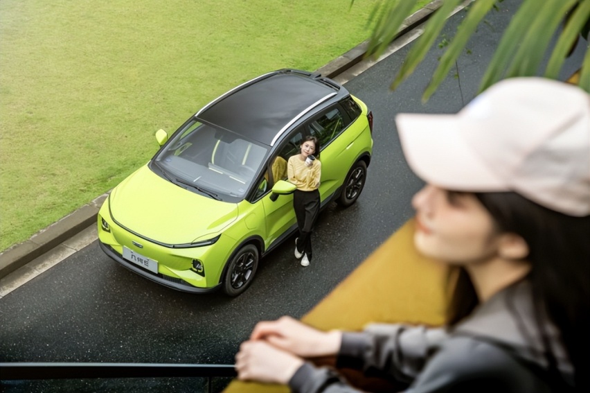 10万级新能源车型怎么选？几何E对比哪吒V、零跑T03