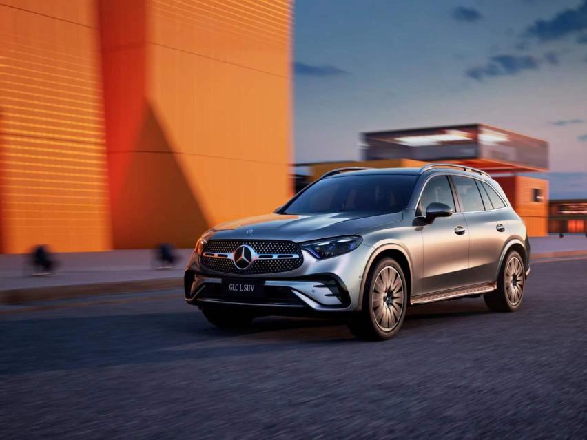 不惑之年咬牙入手一辆豪华中型SUV，Q5L还是航海家？