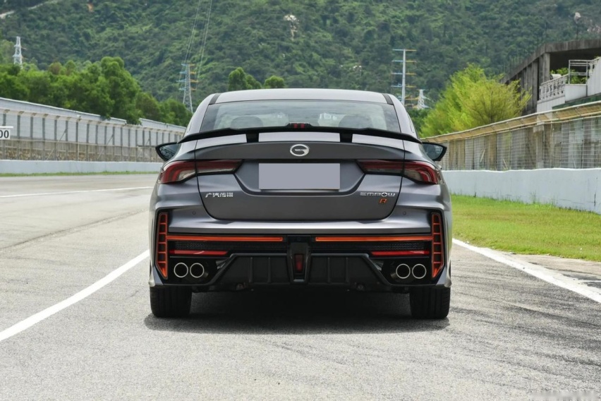 出厂就带大尾翼！售价13.68万元，影豹R-Style赛道版正式上市