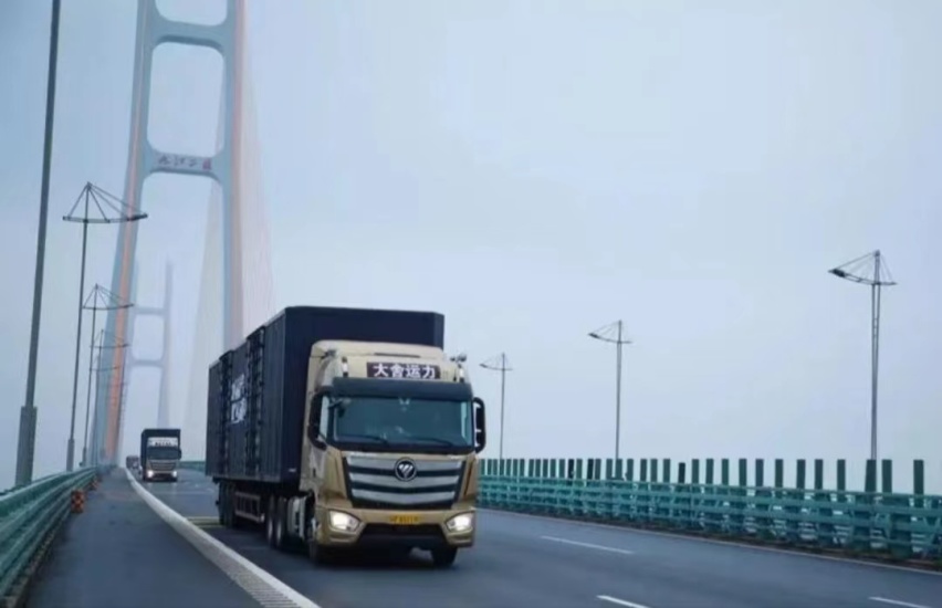 半挂车和9米6货车，谁更灵活？