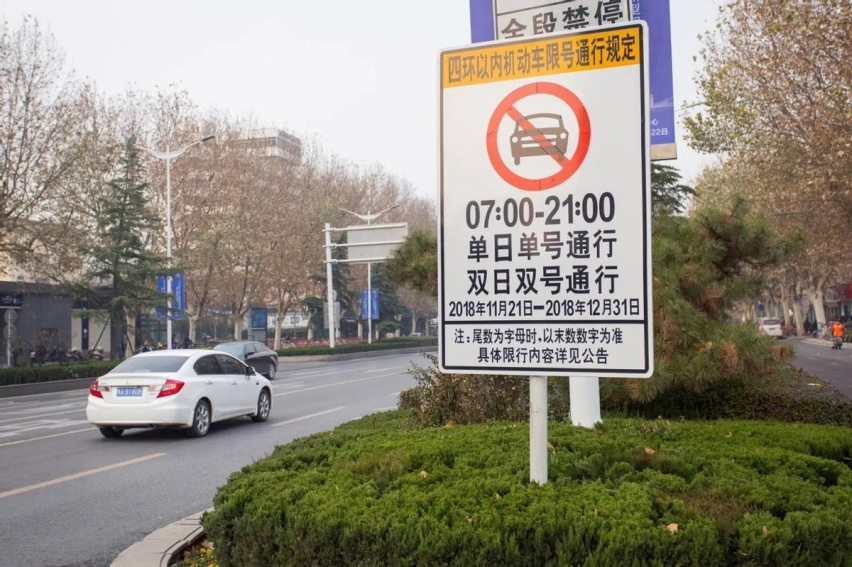 油价下调、限行暂缓、新能源补贴取消，明年将成燃油车最后的狂欢？