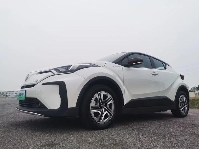 电驹哥金港赛道小试奕泽EV，这是一款什么样的电动车？
