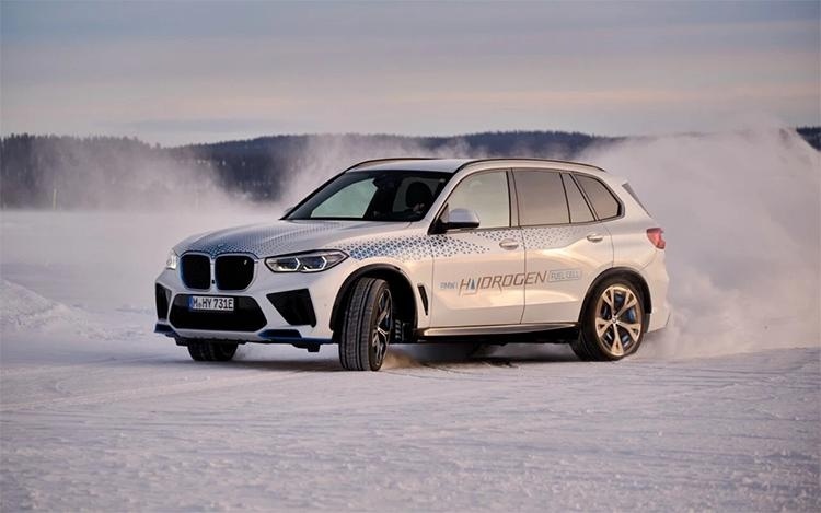 宝马宣布生产氢燃料电池SUV！纯电动汽车的地位不保？