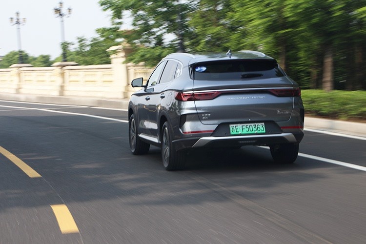 试比亚迪宋PLUS DM-i，最大综合续航超1000km？
