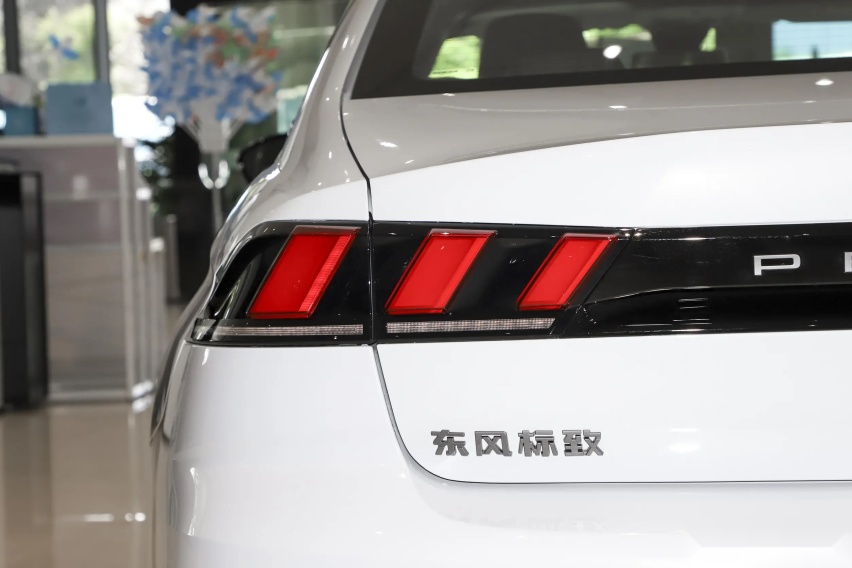 16.37万起售，搭1.8T+8AT，入门即旗舰，新标致508L值得入