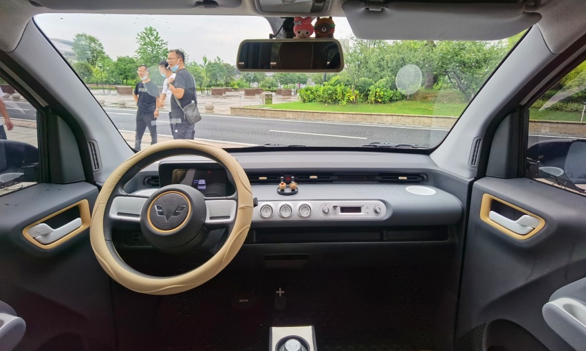 试驾五菱宏光MINI EV GB版：为广大青年而造的代步大玩具
