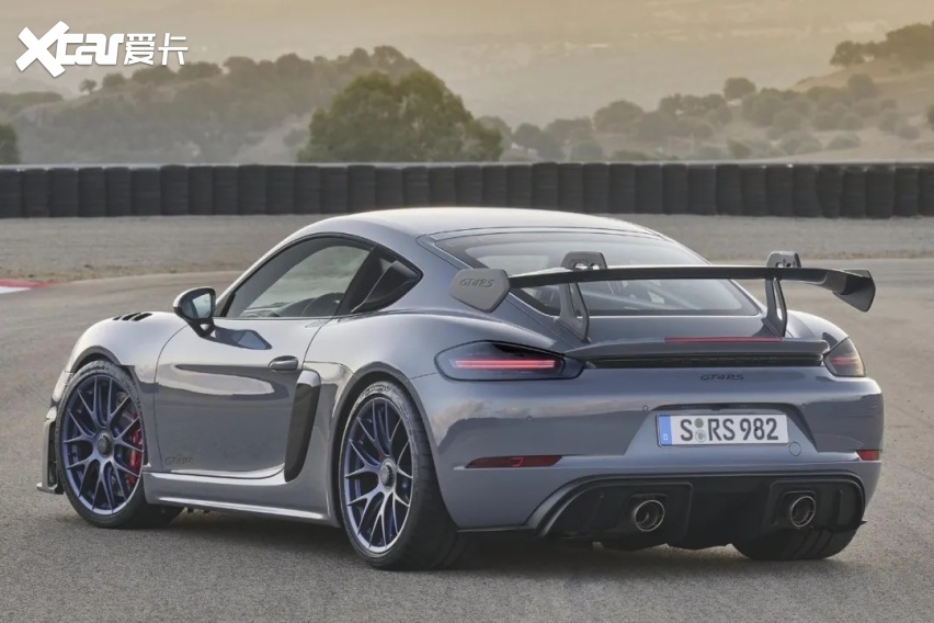 赛道属性拉满 保时捷718 Cayman GT4 RS售价157.8万