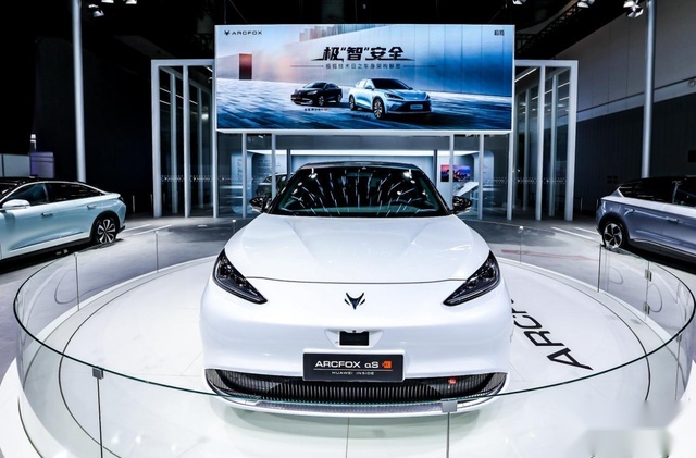 极狐：早已注定全盘“极糊”，一手好牌被打了个稀巴烂！