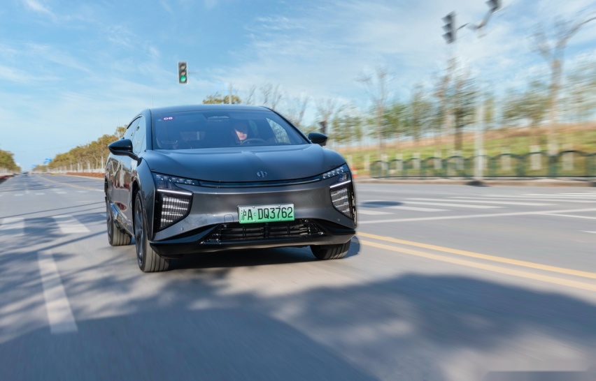试驾最贵的国产超跑SUV 高合HiPhi X