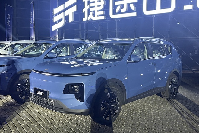 全家人的SUV好伙伴 捷途山海L7售价12.98万元起
