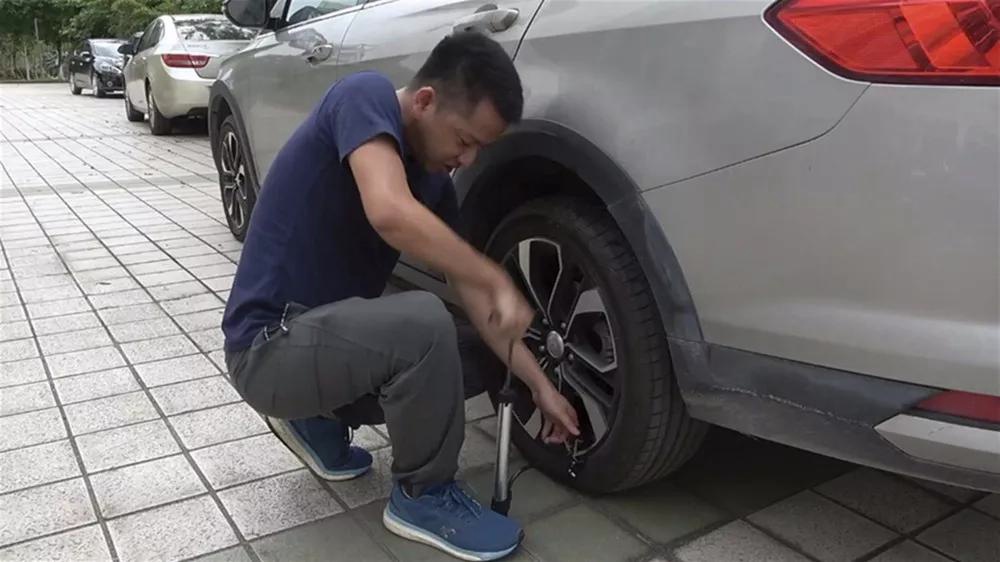 单车打气筒不能给汽车打气？我不信！【汽车Vlog083】
