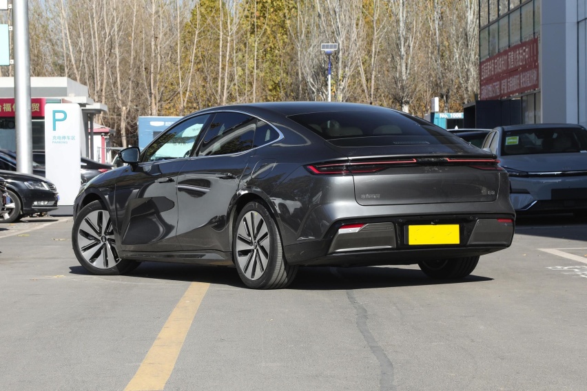 你觉得该卖多少钱？吉利银河E8将于2024年1月上市