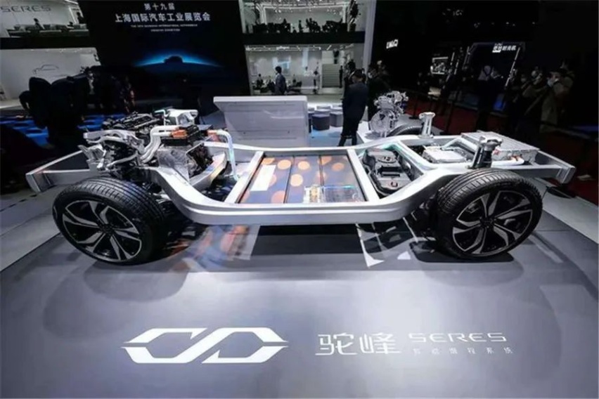 为什么是赛力斯SF5？我终于在华为的店里看了一台汽车