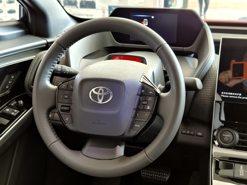 中型纯电动SUV 实拍一汽丰田bZ4X 它值得买吗？