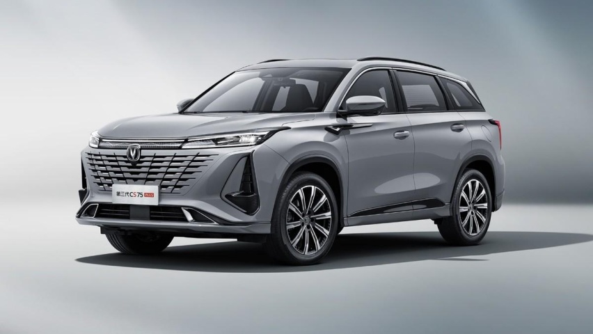 第三代长安CS75PLUS上市了，12.49万起售，全系搭载爱信8AT