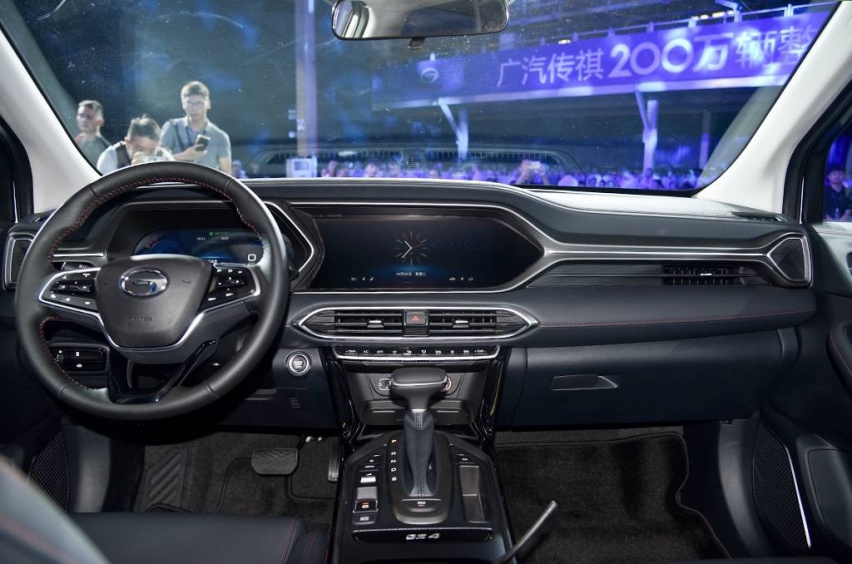 autohomecar__ChcCRV2uiraAIo4vAAmcsQX4YeI832.jpg