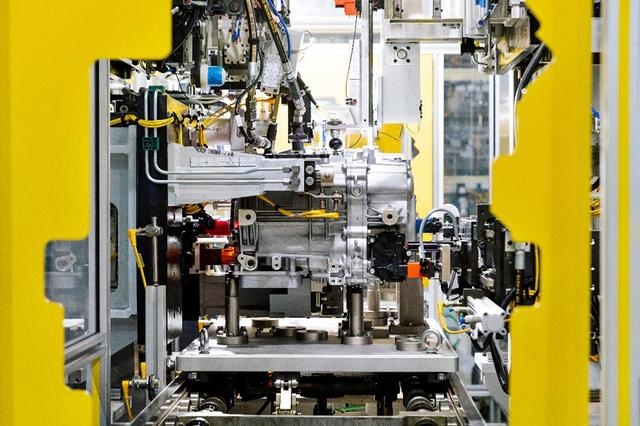 上汽通用武汉奥特能超级工厂落成，别克大五座纯电SUV E5下线