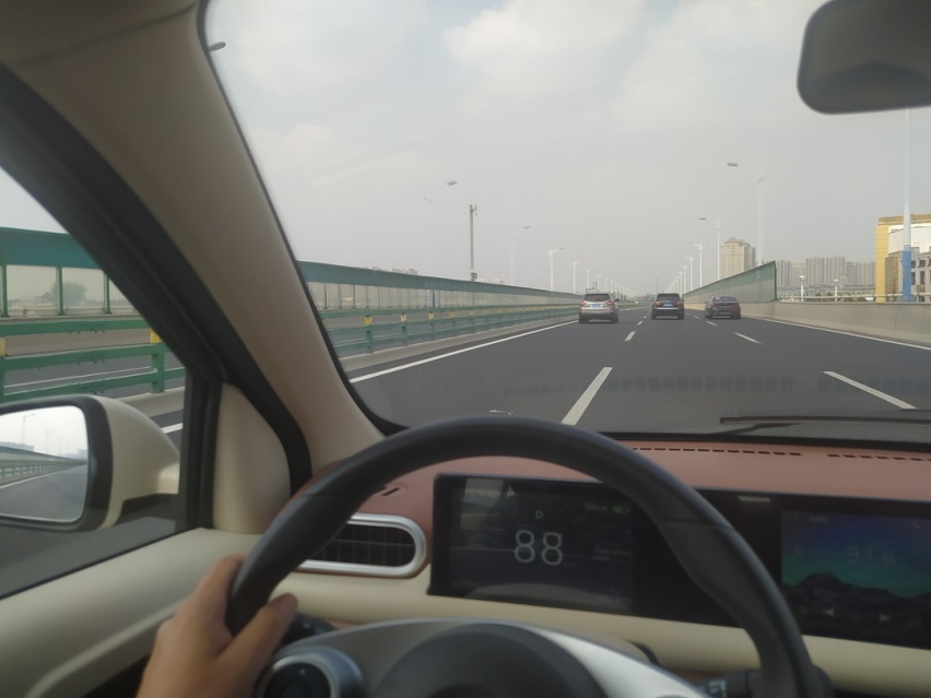 高架行驶.jpg