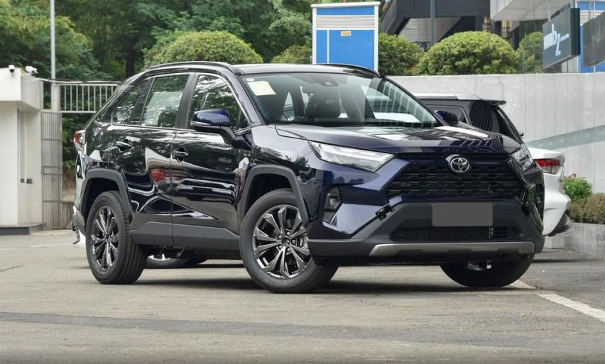 丰田RAV4不香了？红旗HS5：走自己的路，让别人无路可走