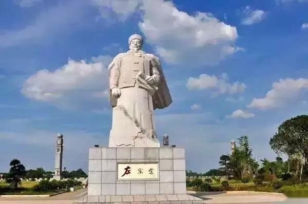 前有左公柳，后有域虎9，国门因而安宁