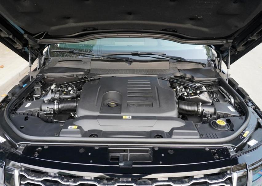 有2.0T插混、有3.0T、还有5.0T，揽胜运动版不比大G便宜