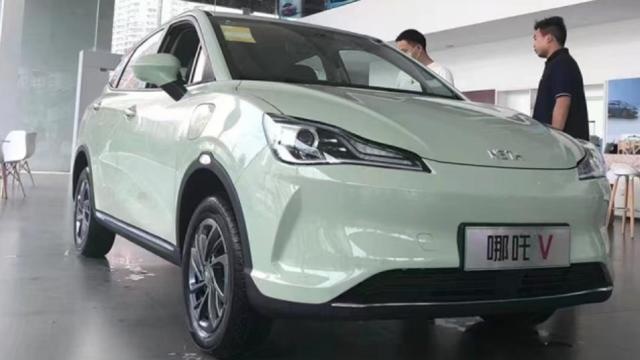 十万预算买纯电SUV,几何E最高续航有401km,值得买吗?