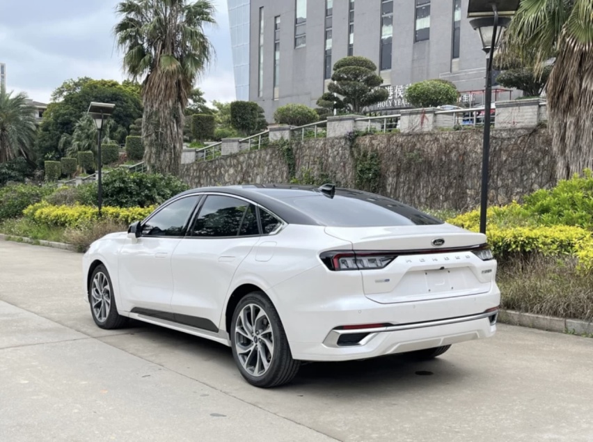 福特蒙迪欧落地参考，不到16万就配2.0T+8AT，这油耗你能接受吗？