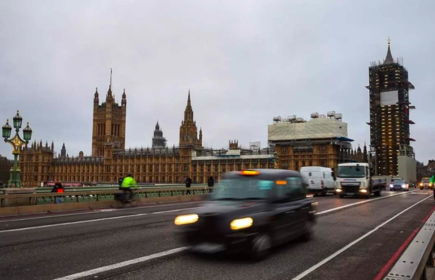 英国脱欧、禁售燃油车提前，英国汽车市场有多艰难？