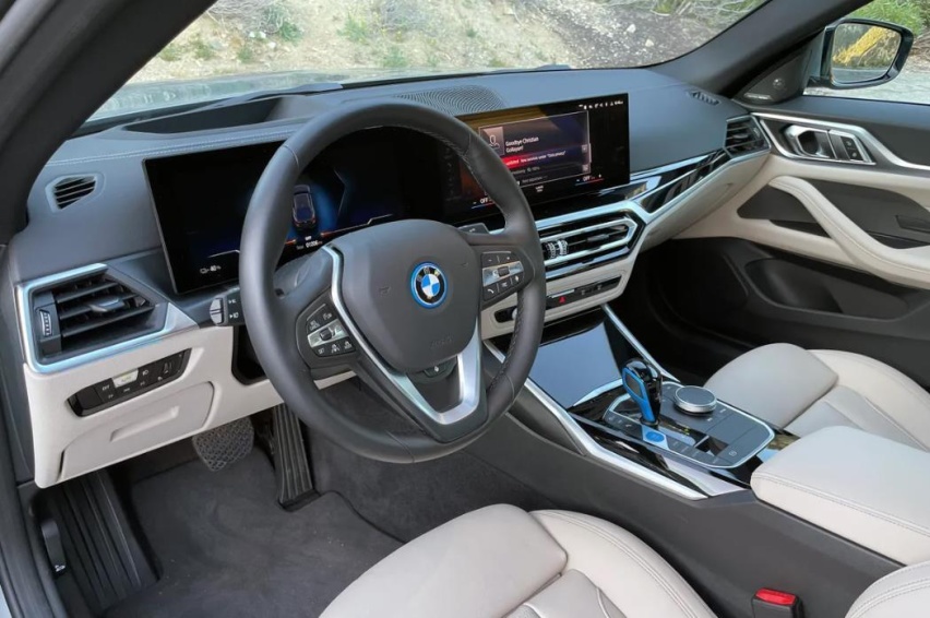 2023款宝马i4 eDrive35，宝马入门电动轿跑，罕见的励磁同步