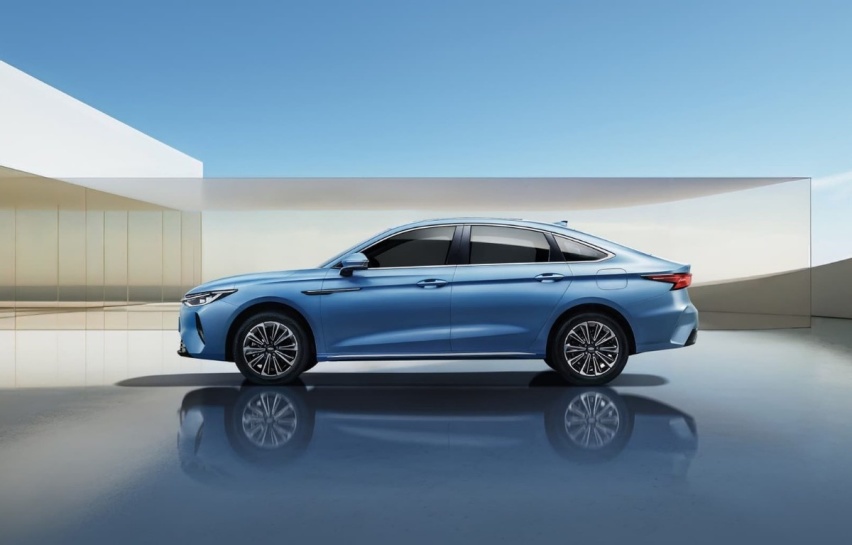 前脸焕新售10.99万元起 奇瑞风云A8远航版上市 综合续航1400k