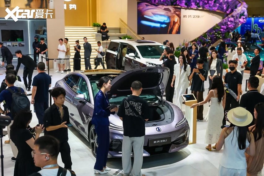 预售价31.98万-38.98万元,腾势Z9S展车抵达全国334家门店