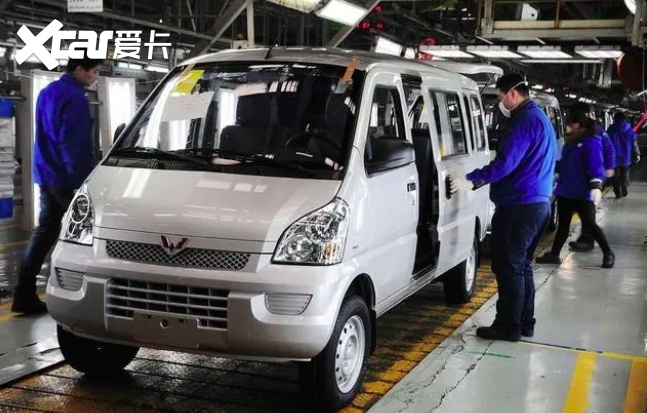 五菱海外首款混动车型!almaz hybrid印尼上市,约22万人民币