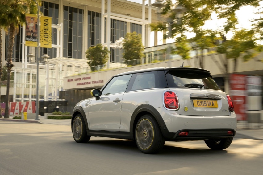 2021-mini-cooper-se-electric-1.jpg