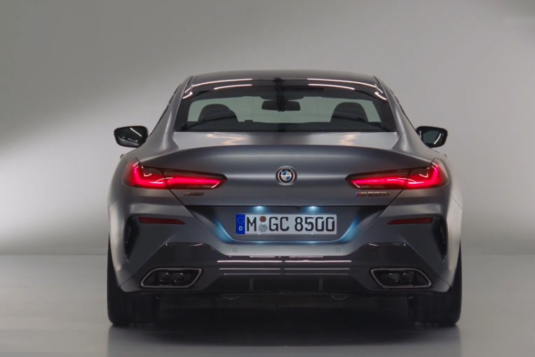 ����ǿ���˶��ݻ���2020���M850i xDrive