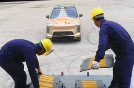 蔚来ES9香槟塔又玩出花，网友炸锅：友商敢模仿吗？