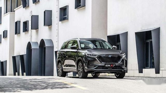 敢与特斯拉叫板，长安欧尚X7打造10万级最智能国产SUV