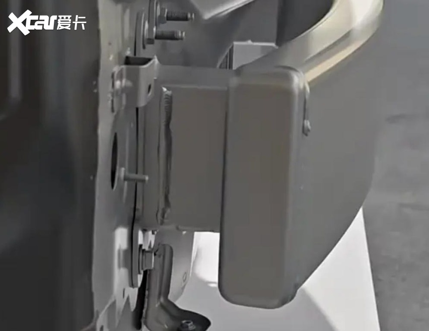 后防撞梁就是空气悬挂储气罐，理想i9这项创新技术靠谱吗？