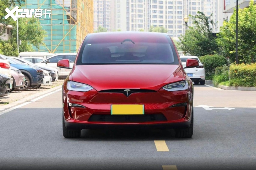 特斯拉再掀"价格战",model x一口气降15万,这回值得入手了吗?