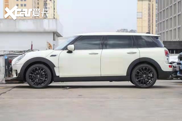 详解星空体育官网MINI CLUBMAN 外观呆萌配备15T涡轮增压发动机(图2)