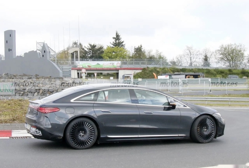 梅赛德斯-AMG EQS赛道测试谍照 有望年底全球首发