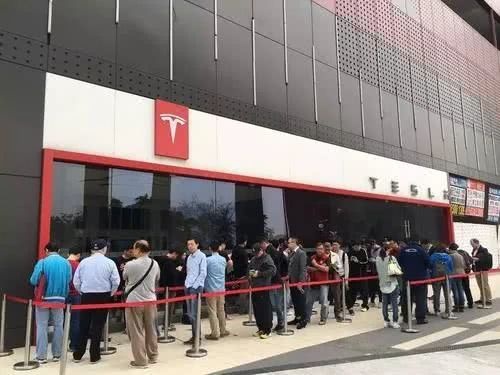 特斯拉Model3被捧上天，比亚迪汉、小鹏P7还有机会吗？
