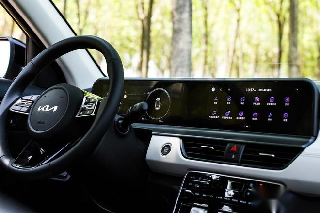 定位紧凑级SUV，科技配置有提升，体验起亚赛图斯1.5L车型