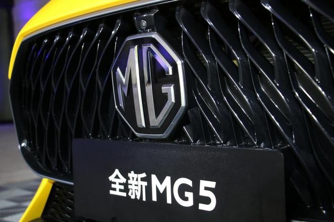 选车3+2：不到十万的轿跑，名爵5是黑马还是笑话？
